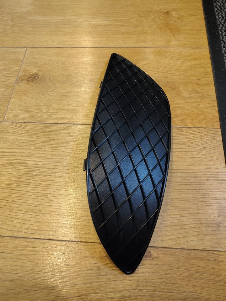 Mercedes Vito Viano  Fog Light Cover Trim 2010-2014 A6368800370L - Image 2 of 4