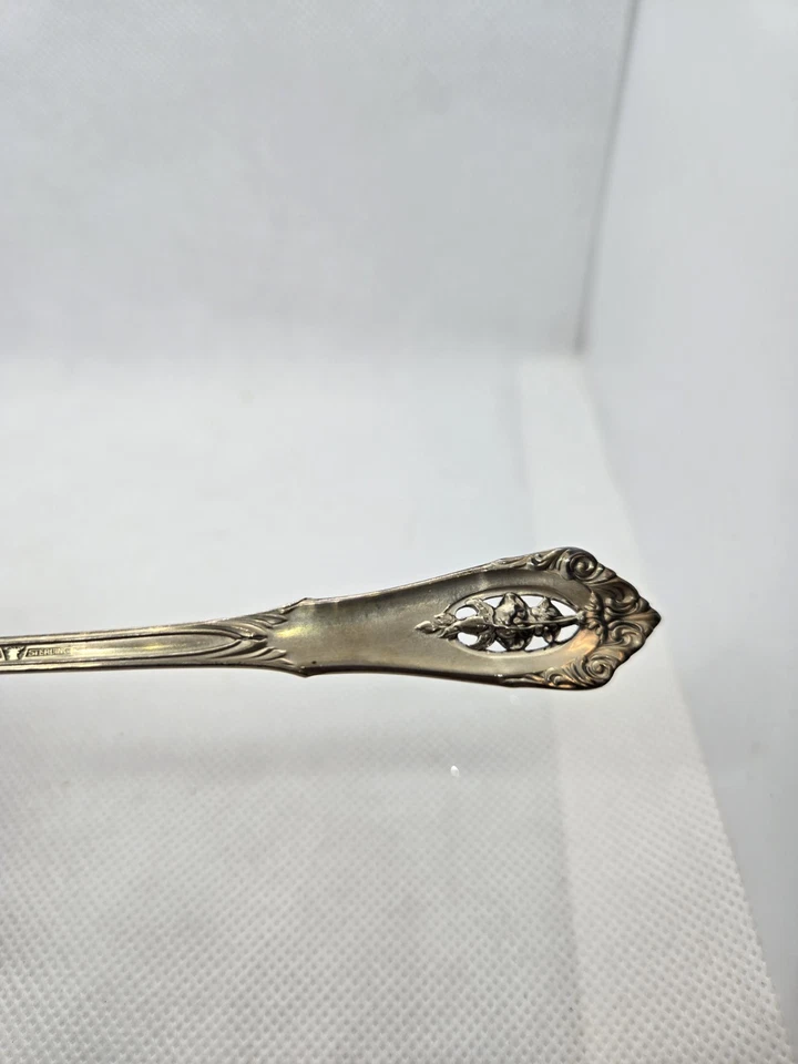 Hermoso patrón de cucharadita/cuchara de té WALLACE de plata esterlina con punta de rosa  Foto 2 de 4