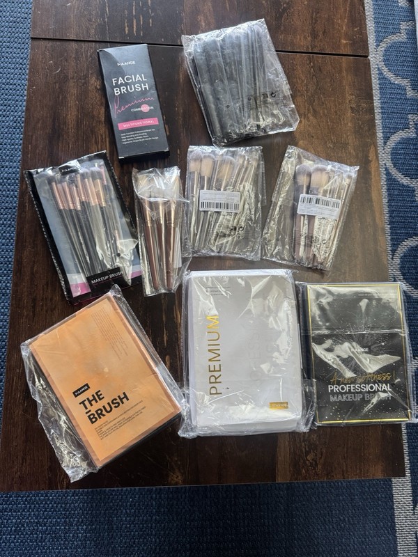 ✨ Brand New MAANGE Makeup Brush Bundle ✨