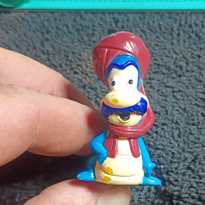 Blue Box Toys 1996 Worm Figurine Blue Plastic Figure w/ Red & White Turban