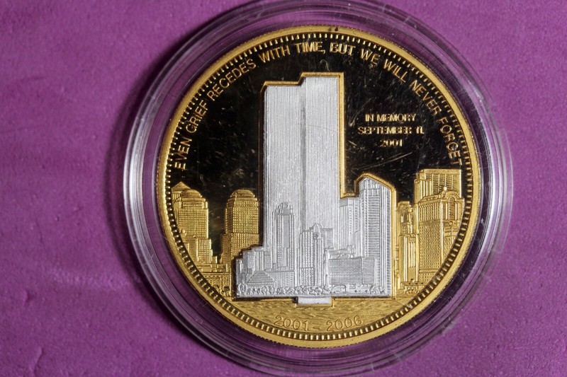 2001 National Collectors Mint 5th Anniversary Commemorative 9/11 Coin Medal