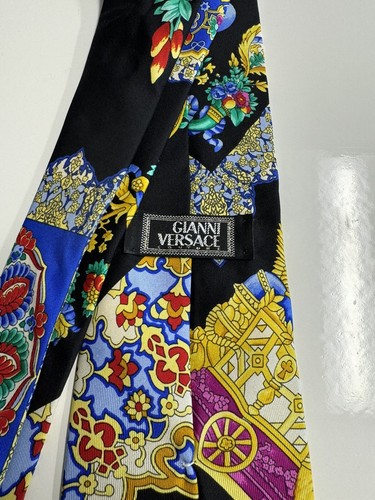 Cravatta in seta Gianni Verace Couture. Bellissimo floreale vibrante. 59" x 3,625" - Foto 5 di 6