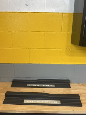 10-14 Mustang Black LH RH Illuminated Door Sill Trim Step scuff Plates OEM 01