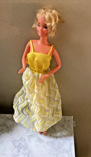 Vintage Pretty Changes Superstar Barbie Doll 2598 Yellow Dress Bent Arms 1978
