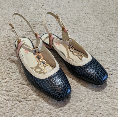 Clarks orla kiely top