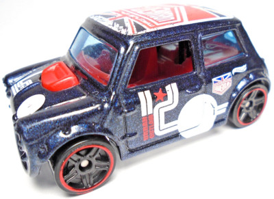 2017 HOT WHEELS MORRIS MINI URBAN OUTLAW BLUE 2 1/4'' DIECAST CAR W/ RED & WHITE