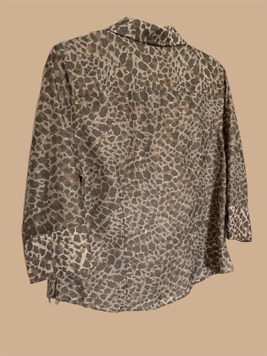 Blusa Westbound para mujer talla M manga larga estampado de lepardo manchado sin arrugas - Imagen 2 de 5