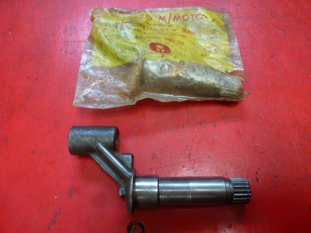 Axe de kick Lambretta LI LII série 19030031 en acier forgé d'époque NOS