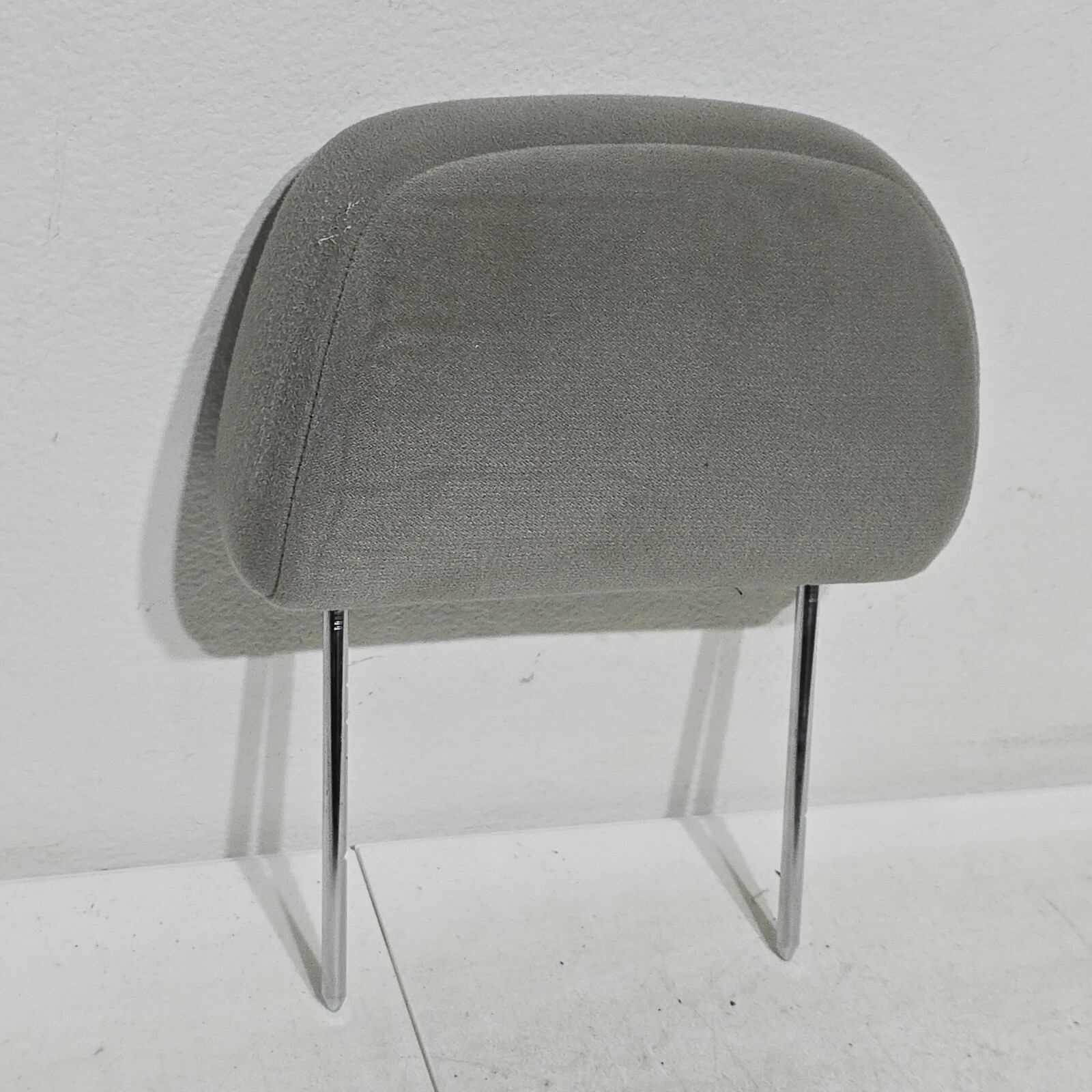 00-05 Chevrolet Impala Headrest Head Rest Front Driver Passenger Seat GRAY OEM