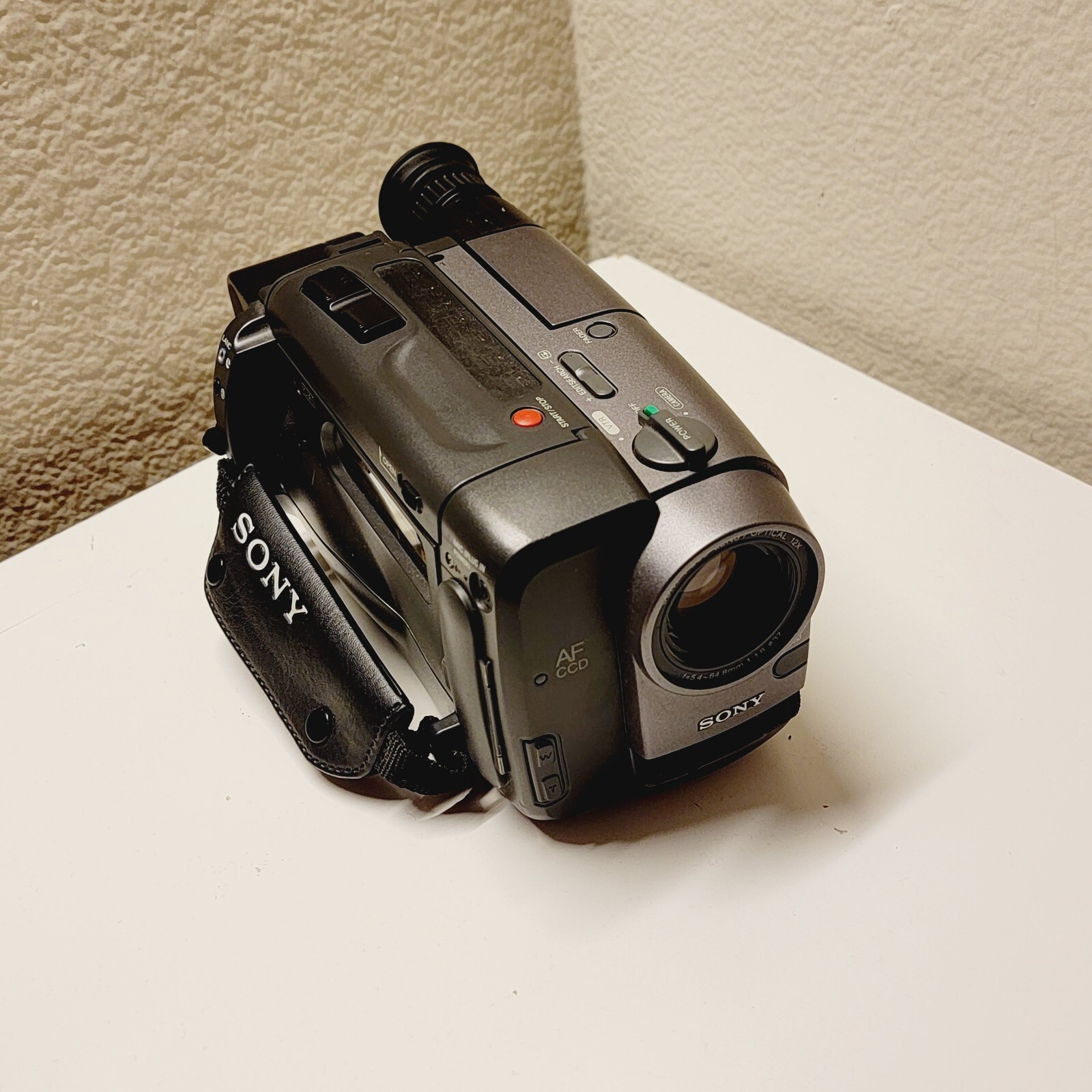 Sony CCD-TRV30 8mm Video8 Handycam Camcorder VHS Tape Camera Untested