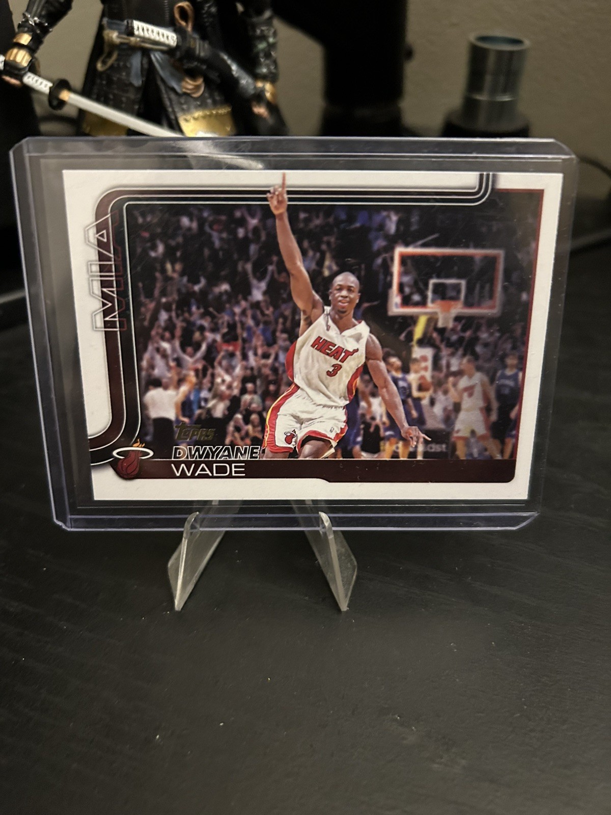 2025-26 Topps Basketball #261 Dwyane Wade Miami Heat SSP Golden Mirror Variation