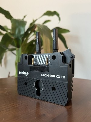 Vaxis ATOM 600 KG TX Wireless Video Transmitter for RED KOMODO   Gold Mount