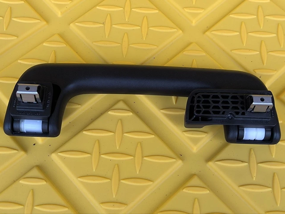 Manija de agarre de techo delantero OEM AUDI S5 2018 3.0T Premium Plus - 8R0857607H Foto 2 de 4