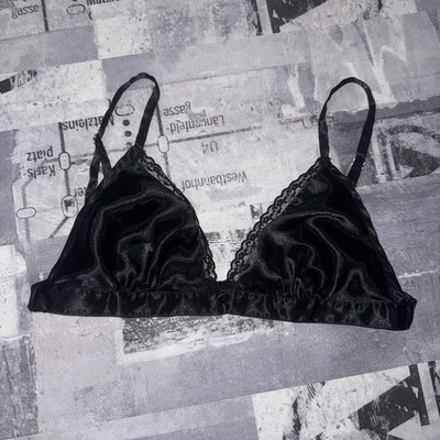 Vintage Crown Gold Tag Victoria's Secret Second Skin Satin Black Bra Wireless