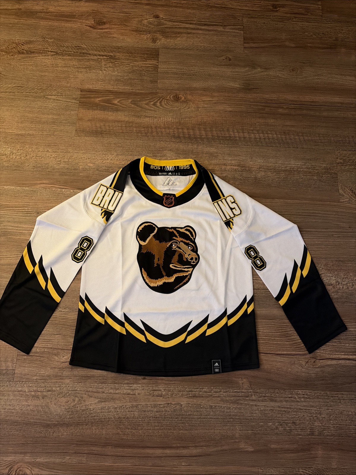 DAVID PASTRNAK#88 Boston Bruins Stitched Jersey. Youth L/XL