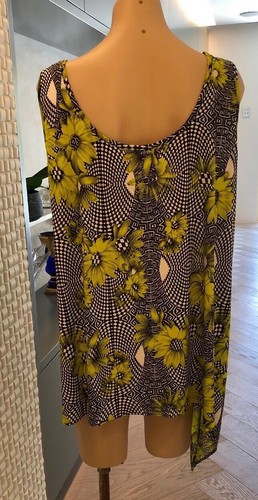 Charlie Brown Assymetric Tunic, BNWOT, Geometric & Floral Pattern, Black & Green - Picture 4 of 7