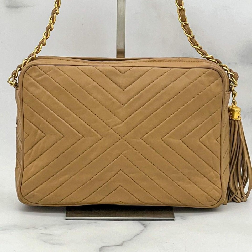 CHANEL Authentic Crossbody Chain Shoulder Bag Women Khaki beige Made in