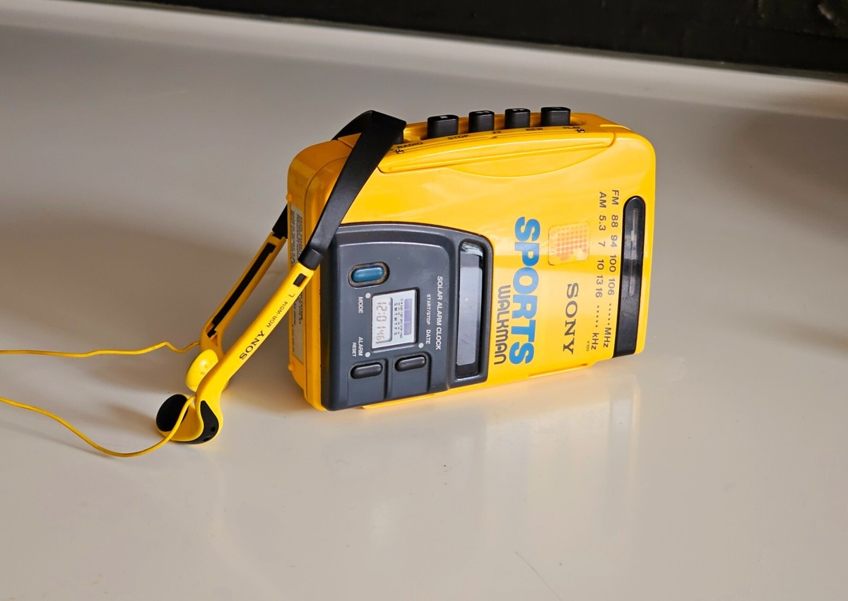 Sony Yelow Sports Walkman WM-BF58 1988 Working+Sony