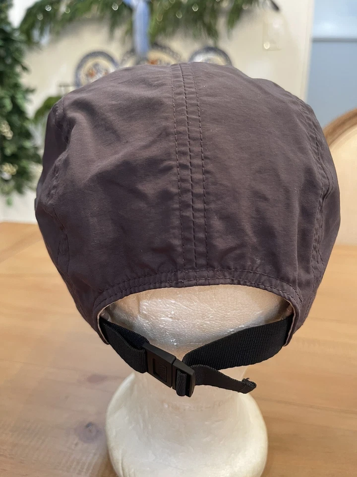 Gorra deportiva Ted Baker London gris carbón cinco 5 paneles inundación nailon Foto 4 de 4