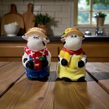 Farmhouse Cow Salt and Pepper Shaker Set Ceramic Straw Hat Rustic Kitchen Decor