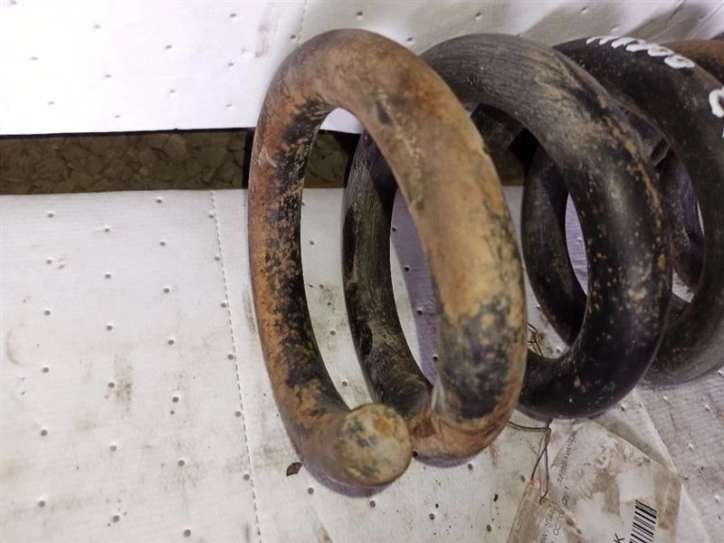 Muelle helicoidal delantero de 1998 Savana 2500 3183741 Foto 3 de 4