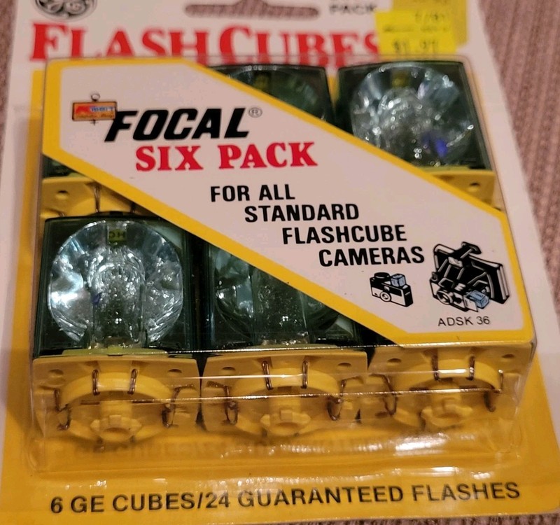 Vintage Flash Cubes General Electric GE Focal Six Pack Photograph Camera 