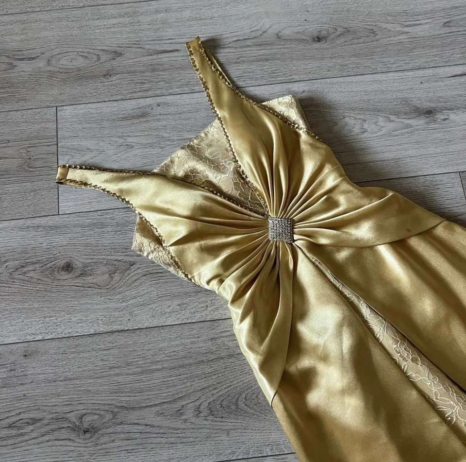 Vestido de graduación formal vintage dorado imperio con detalles de lentejuelas y encaje sin etiqueta de talla Foto 3 de 4