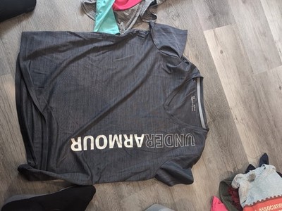 Lot Of (2) Xl Under Armour Women's Active Wear Tops And (1) XXL