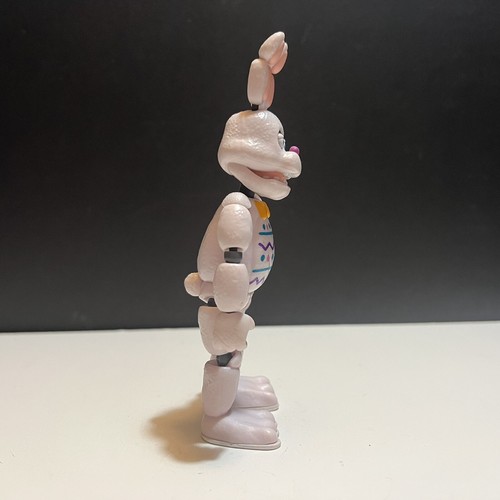 Funko Five Nights at Freddy's FNAF Blanco Pascua Bonnie 5” Figura Walmart Excl. - Imagen 6 de 7