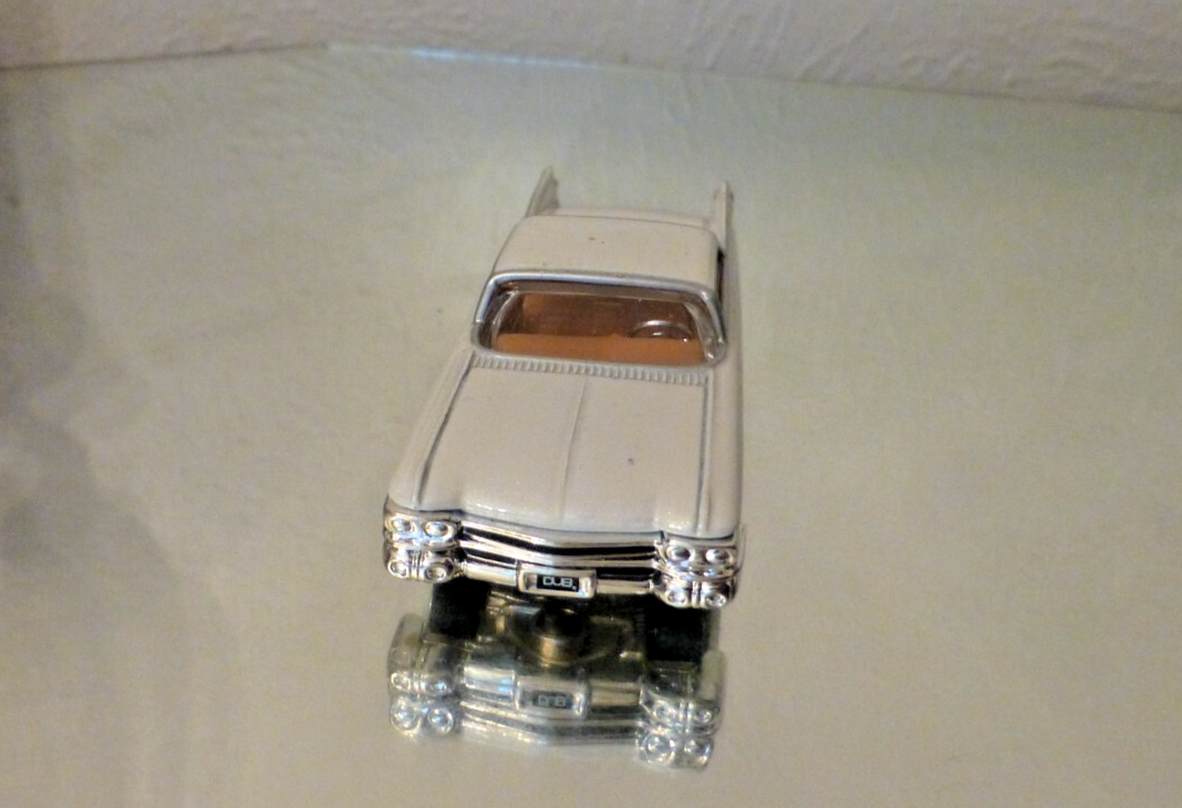 JADA Toys Street Low 1959 Cadillac El Dorado DUB Lowrider Series 1