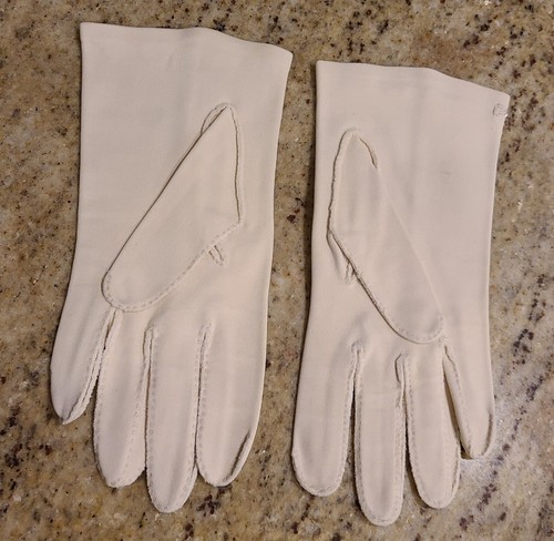 Vintage Womens Size S Beige Cotton Formal 7.5" Short Gloves Button Bow Accent - Picture 7 of 13