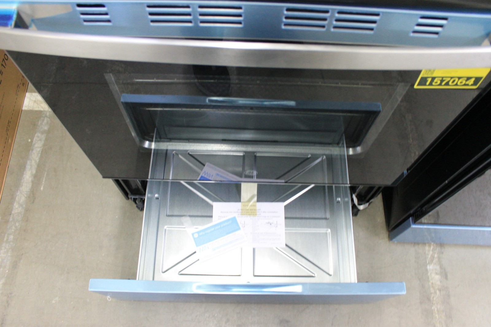 GE GRF400SVSS 30" Stainless Freestanding 4 Element Electric Range NOB #157064