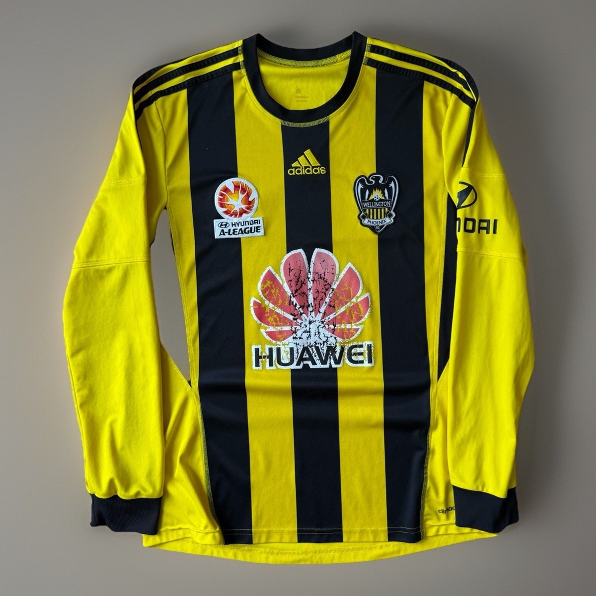 Wellington Phoenix Home Jersey M Yellow World Cup Soccer Adidas