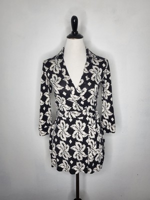 DIANE VON FURSTENBERG Celeste Floral Wrap Romper Black White Women's Size 4 