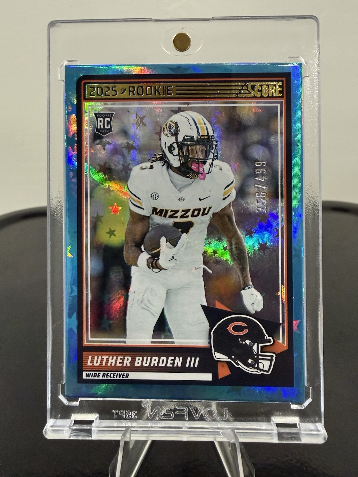 Luther Burden RC /499 Stars 2025 Score - Rookies #18 Chicago Bears