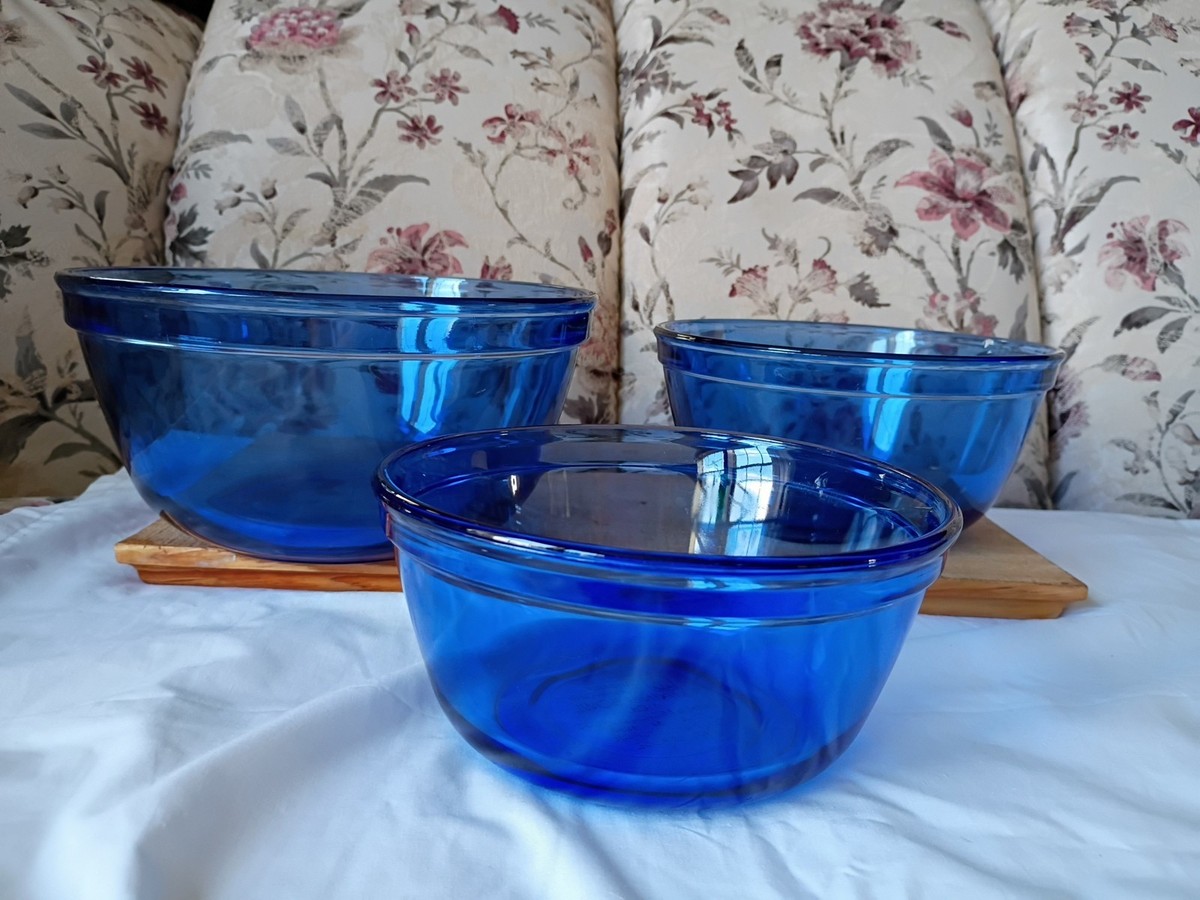 Anchor Hocking ヒートプルーフボウル皿　5枚セット Anchor Ovenware Nesting Mixing Bowls BLUE 1 Qt, 1.5 Qt, & 2.5 Qt