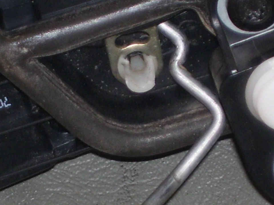 BMW 745i 2002 fabricante de equipos originales cerradura puerta delantera derecha pestillo actuador conjunto #7012144 Foto 4 de 4