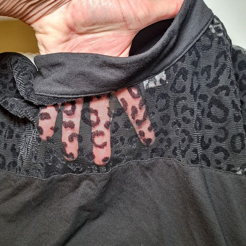 Venus Mesh Black Top Size 1X - Picture 7 of 7