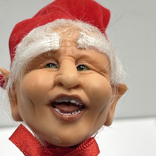 Maria Saracino Hand Sculpted Clay Posable Shelf Sitter "Simon" Christmas Elf - Picture 14 of 14
