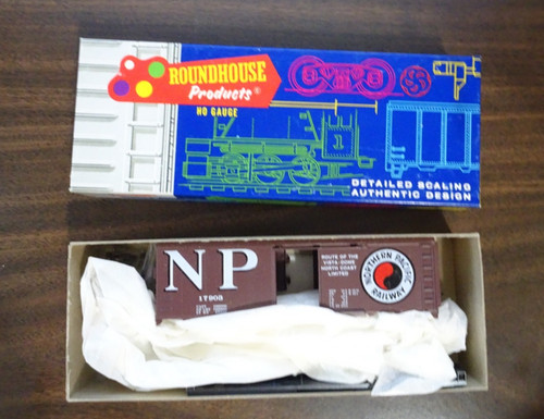 ROUNDHOUSE HO 40' Roundtop Box Car #17903 Northern Pacific Kit 1087 | Zustand: New
