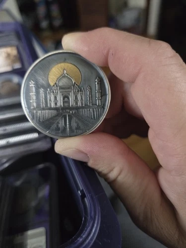 New ListingLuckyRips Mini Rips World Tour Taj Mahal 3oz .999 Silver / 1g .999 Gold round