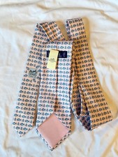 Hermes Mens Fish Pattern Silk Necktie in Pink