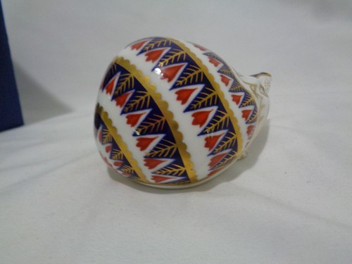 Royal Crown Derby England Hedgehog Imari Paperweight - Picture 8 of 14