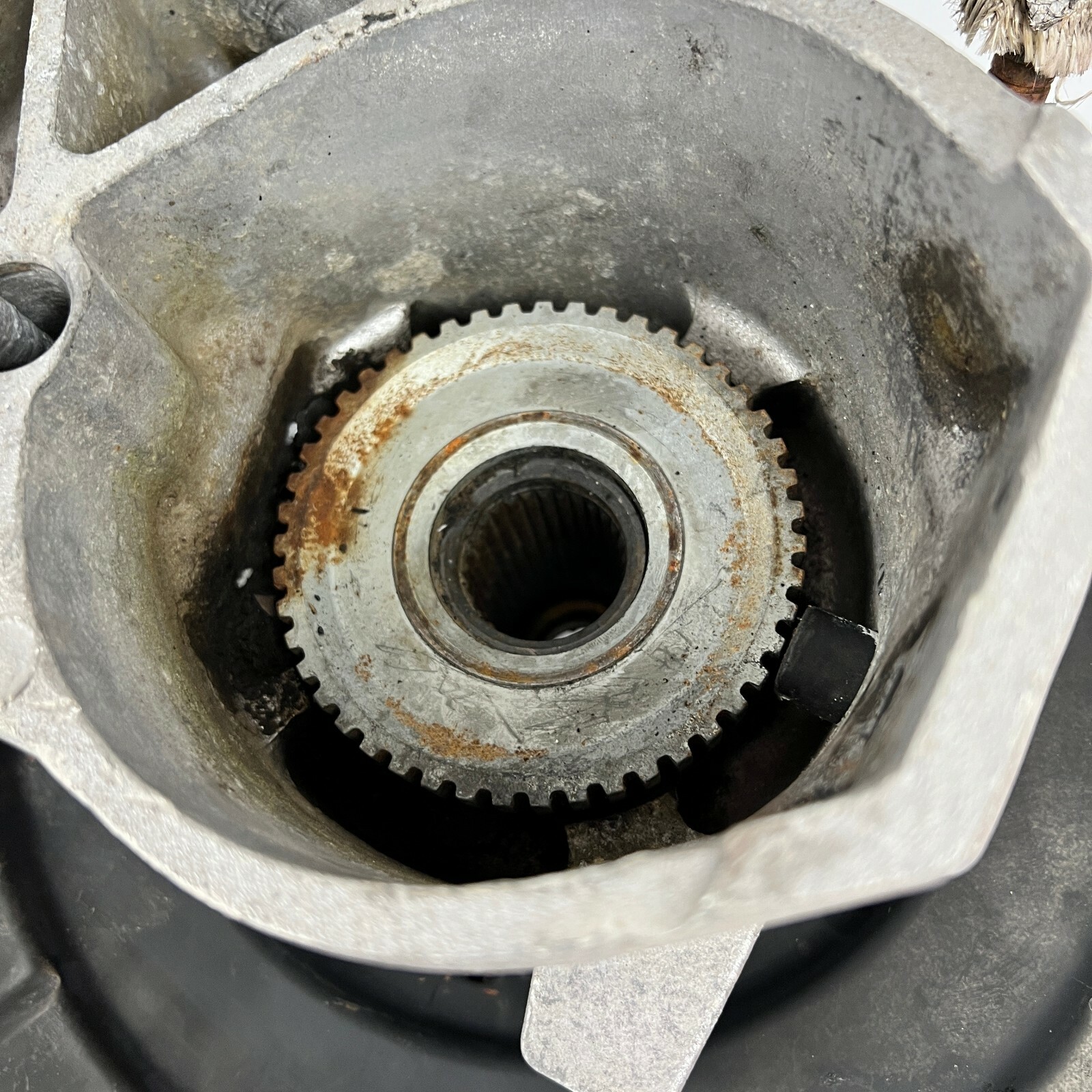 2000 2001 2002 2003 Aston Martin DB7 Rear Right RH Knuckle Hub Carrier 26-85534