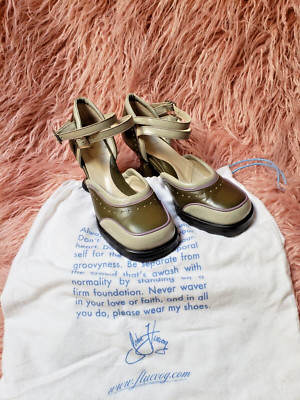 JOHN FLUEVOG Mini QTEE Olive Green 7.5 Impossible To Find! EUC Includes Bag
