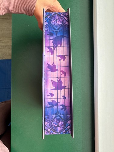 The Raven Scholar - Illumicrate Signed Exclusive - Picture 5 of 11