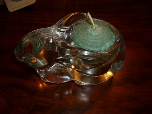 HEAVY DUTY GLASS CANDLE HOLDER~CRYSTAL~RABBIT 5" LONG 2" TALL WT. 1 lb 2 OZ - Picture 4 of 6