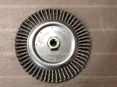 Weiler 09000 Roughneck 7'' Root Pass Weld Cleaning Brush .020'' 5/8''-11 Nut S6
