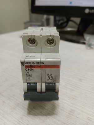 Merlin Gerin Multi9 C60N C6 2P 6A 400V Überstromschalter 