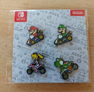 MARIO KART 8 Deluxe  4 Pins /5 Karten / 10 Fensterbilder (Aufkleber) Ovp. Neu